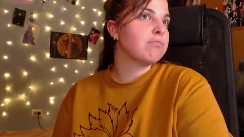 Saya online show from September 28, 2025, 9:42 pm