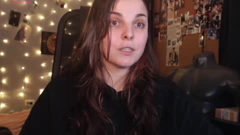 Saya online show from October 23, 2025, 10:08 pm