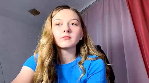 Snapshot of chill_velvet chatting on September 18, 2025, 4:42 pm Sasha online show from September 18, 2025, 4:42 pm