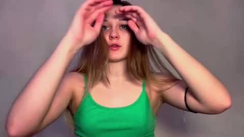 Snapshot of chill_velvet chatting on December 22, 2025, 5:37 am Sasha online show from December 22, 2025, 5:37 am