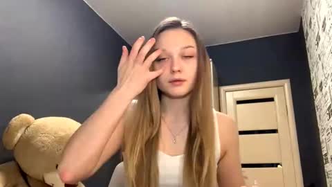 Snapshot of chill_velvet chatting on February 5, 2026, 9:36 am Sasha online show from February 5, 2026, 9:36 am