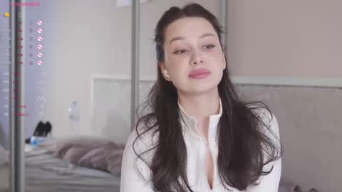 Snapshot of chillgirlll chatting on April 12, 2026, 5:23 am Nicole online show from April 12, 2026, 5:23 am