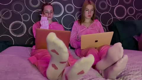 Snapshot of chillgoddess chatting on December 6, 2024, 3:55 pm Goddess Vika - owner of all ur money online show from December 6, 2024, 3:55 pm