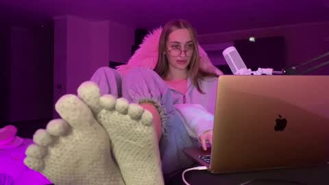 Snapshot of chillgoddess chatting on December 24, 2024, 2:22 pm Goddess Vika - owner of all ur money online show from December 24, 2024, 2:22 pm