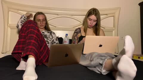 Snapshot of chillgoddess chatting on December 28, 2024, 6:40 pm Goddess Vika - owner of all ur money online show from December 28, 2024, 6:40 pm