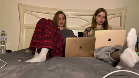 Snapshot of chillgoddess chatting on December 30, 2024, 3:35 pm Goddess Vika - owner of all ur money online show from December 30, 2024, 3:35 pm