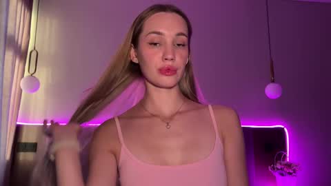 Snapshot of chillgoddess chatting on October 21, 2025, 1:56 pm Goddess Vika - owner of all ur money online show from October 21, 2025, 1:56 pm