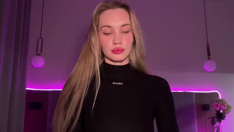 Snapshot of chillgoddess chatting on November 7, 2025, 3:12 pm Goddess Vika - owner of all ur money online show from November 7, 2025, 3:12 pm