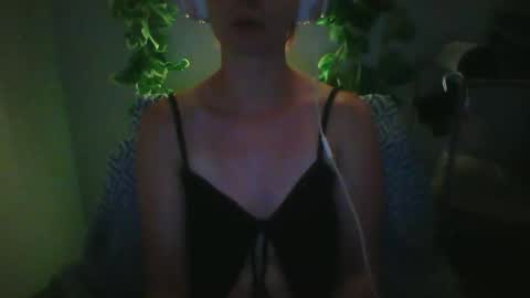 chilliemillie online show from September 10, 2025, 3:28 am
