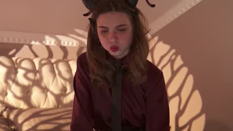 Hanna online show from October 31, 2025, 4:08 pm