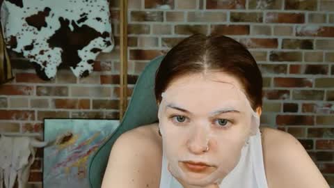 Snapshot of chillsnail_bro chatting on April 25, 2026, 5:54 am Bella online show from April 25, 2026, 5:54 am
