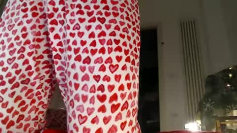 yoursensualparadise online show from February 8, 2025, 2:04 am