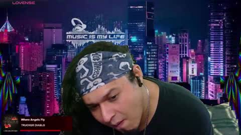 Snapshot of chinoroz chatting on February 24, 2025, 6:47 pm Enrique online show from February 24, 2025, 6:47 pm