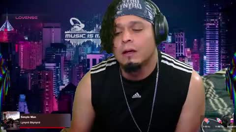 Snapshot of chinoroz chatting on February 25, 2025, 4:21 pm Enrique online show from February 25, 2025, 4:21 pm