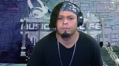 Snapshot of chinoroz chatting on February 27, 2025, 9:58 pm Enrique online show from February 27, 2025, 9:58 pm