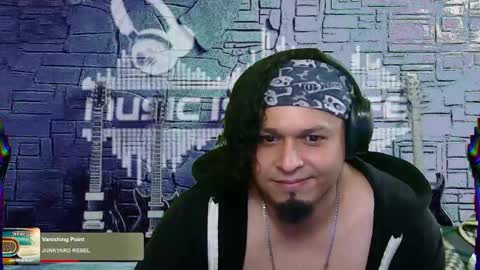 Snapshot of chinoroz chatting on March 2, 2025, 2:43 pm Enrique online show from March 2, 2025, 2:43 pm