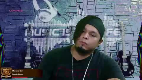 Snapshot of chinoroz chatting on March 3, 2025, 2:26 pm Enrique online show from March 3, 2025, 2:26 pm