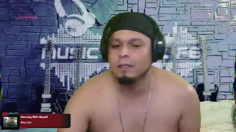 Snapshot of chinoroz chatting on March 8, 2025, 5:01 pm Enrique online show from March 8, 2025, 5:01 pm