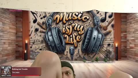 Snapshot of chinoroz chatting on March 10, 2025, 6:56 pm Enrique online show from March 10, 2025, 6:56 pm