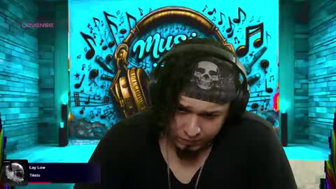 Snapshot of chinoroz chatting on March 12, 2025, 1:14 am Enrique online show from March 12, 2025, 1:14 am