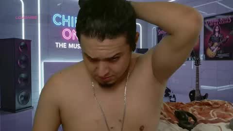 Snapshot of chinoroz chatting on September 22, 2025, 7:38 pm Enrique online show from September 22, 2025, 7:38 pm