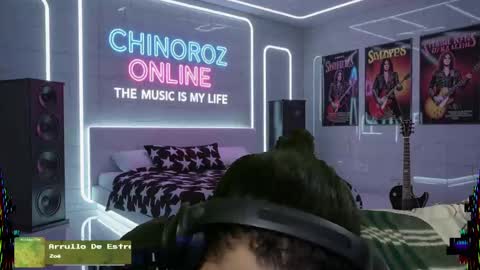 Snapshot of chinoroz chatting on October 1, 2025, 6:58 pm Enrique online show from October 1, 2025, 6:58 pm