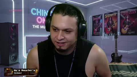 Snapshot of chinoroz chatting on October 6, 2025, 12:35 pm Enrique online show from October 6, 2025, 12:35 pm