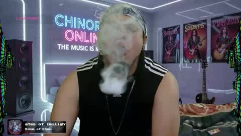 Snapshot of chinoroz chatting on October 11, 2025, 11:47 pm Enrique online show from October 11, 2025, 11:47 pm