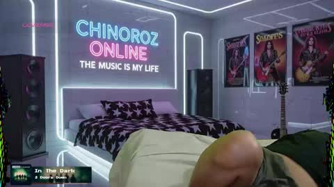 Snapshot of chinoroz chatting on October 13, 2025, 12:27 pm Enrique online show from October 13, 2025, 12:27 pm