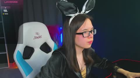 Snapshot of chio_mio chatting on February 23, 2025, 12:59 pm chio_mio online show from February 23, 2025, 12:59 pm
