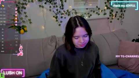 chio_mio online show from September 18, 2025, 2:13 am