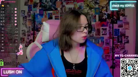 chio_mio online show from September 19, 2025, 2:57 am