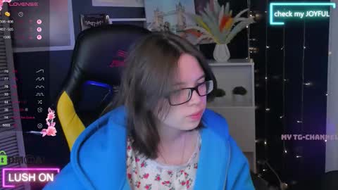 chio_mio online show from September 21, 2025, 2:02 am