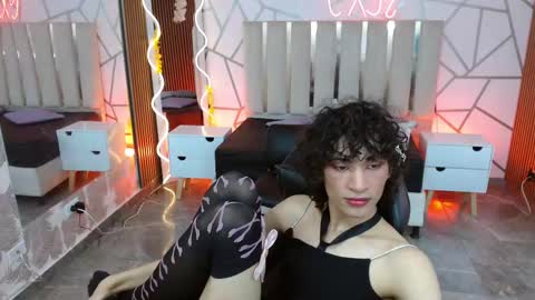 chipi_tay online show from October 3, 2025, 5:10 pm