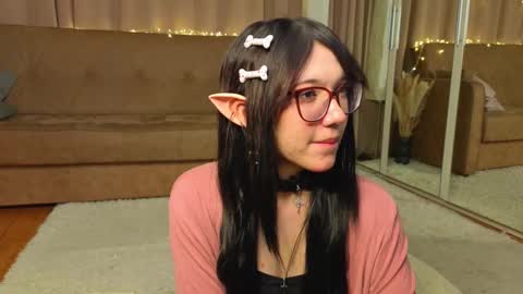 Leyna online show from January 16, 2026, 7:51 pm