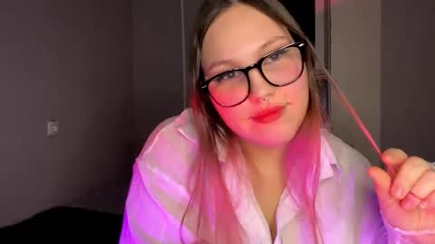 Lily online show from February 3, 2026, 3:06 pm