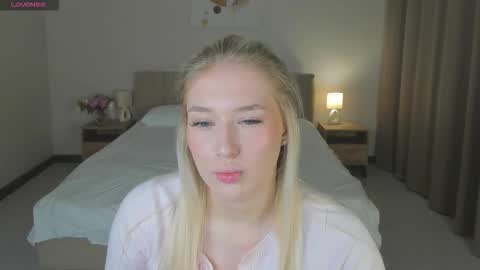 Snapshot of chloe_alba chatting on January 12, 2026, 4:07 am Chloe online show from January 12, 2026, 4:07 am