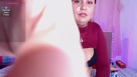 Chloe online show from October 1, 2025, 12:16 am