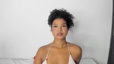 Snapshot of chloe_evans21 chatting on September 23, 2025, 1:30 am chloe online show from September 23, 2025, 1:30 am