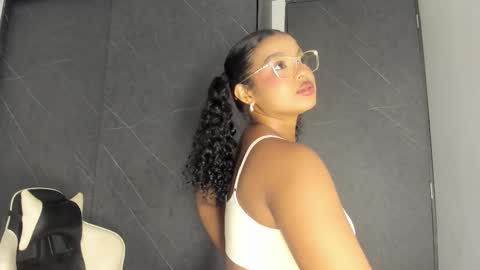 Snapshot of chloe_evans21 chatting on October 22, 2025, 1:17 am chloe online show from October 22, 2025, 1:17 am