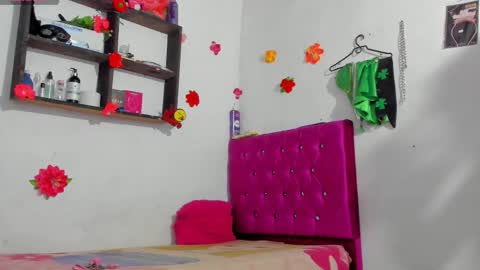 Snapshot of chloe_evanx_ chatting on November 6, 2025, 2:45 am Chloe Evanx online show from November 6, 2025, 2:45 am