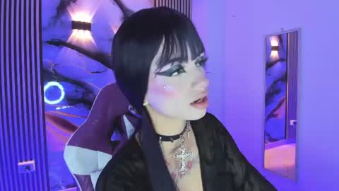 chloe_jacksonn online show from June 18, 2026, 5:06 pm