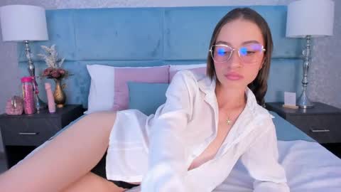 chloe_key online show from May 26, 2026, 8:05 pm