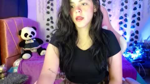  CHLOE online show from March 30, 2026, 9:05 pm