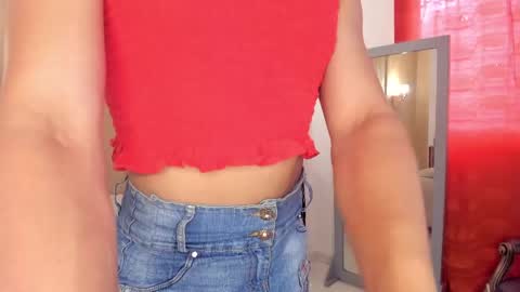 Snapshot of chloe_luxury chatting on April 25, 2026, 2:03 pm chloe_luxury online show from April 25, 2026, 2:03 pm