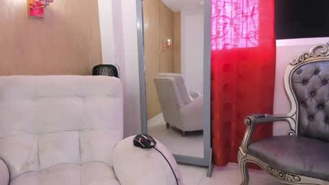 Snapshot of chloe_luxury chatting on May 21, 2026, 2:46 pm chloe_luxury online show from May 21, 2026, 2:46 pm