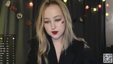  Chloe  online show from October 25, 2025, 7:19 pm