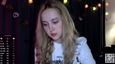  Chloe  online show from October 28, 2025, 3:43 am