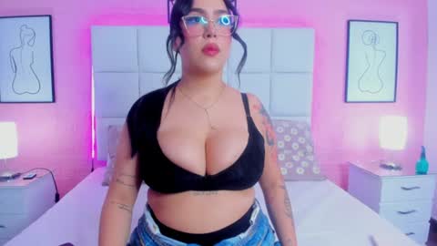 cloe online show from July 12, 2026, 8:44 pm