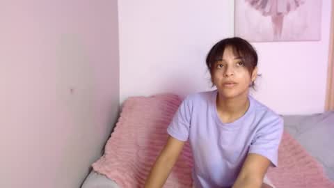 chloe_peach_ online show from May 4, 2026, 12:12 pm